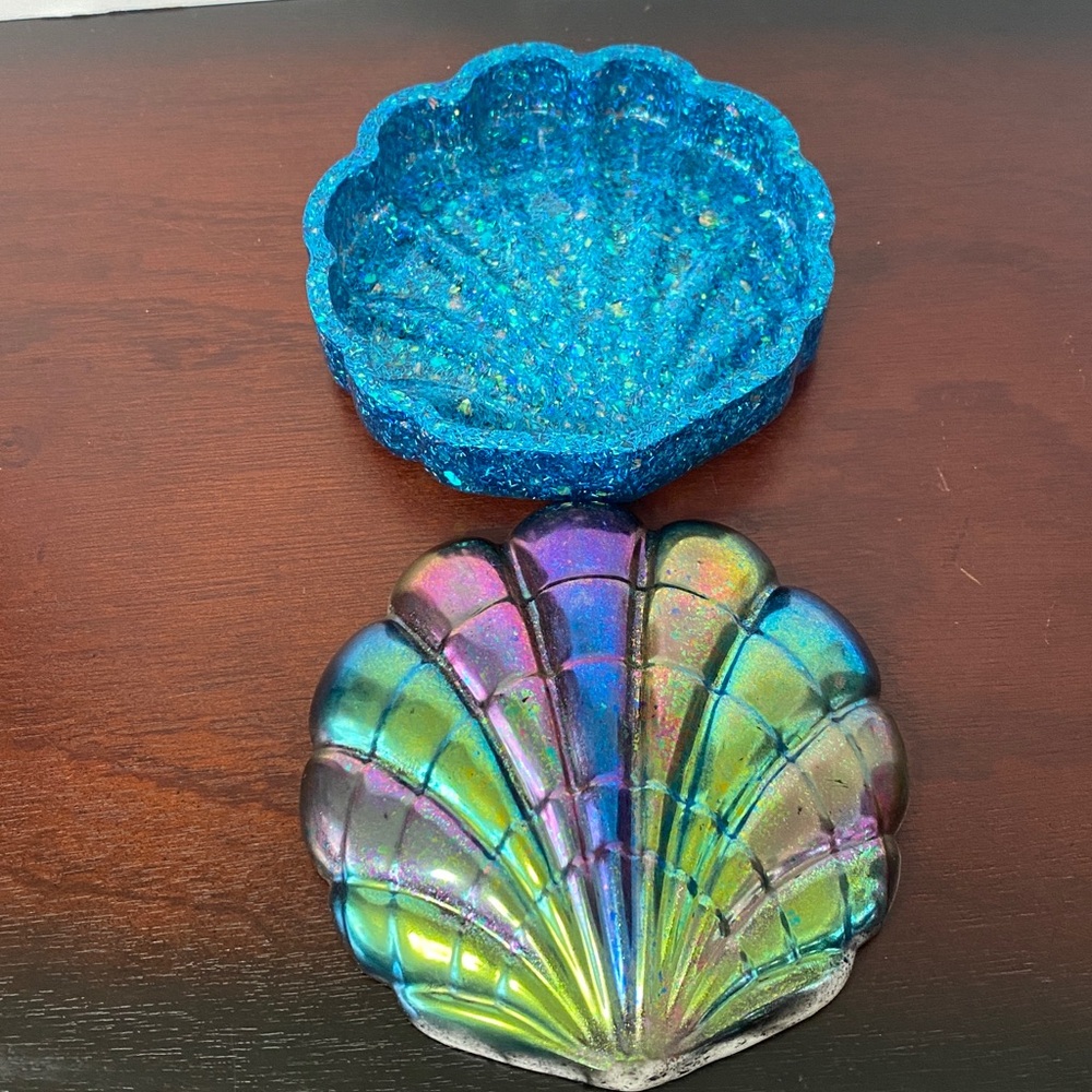 Shell Jewelry / Storage Box - Picture 4 of 9